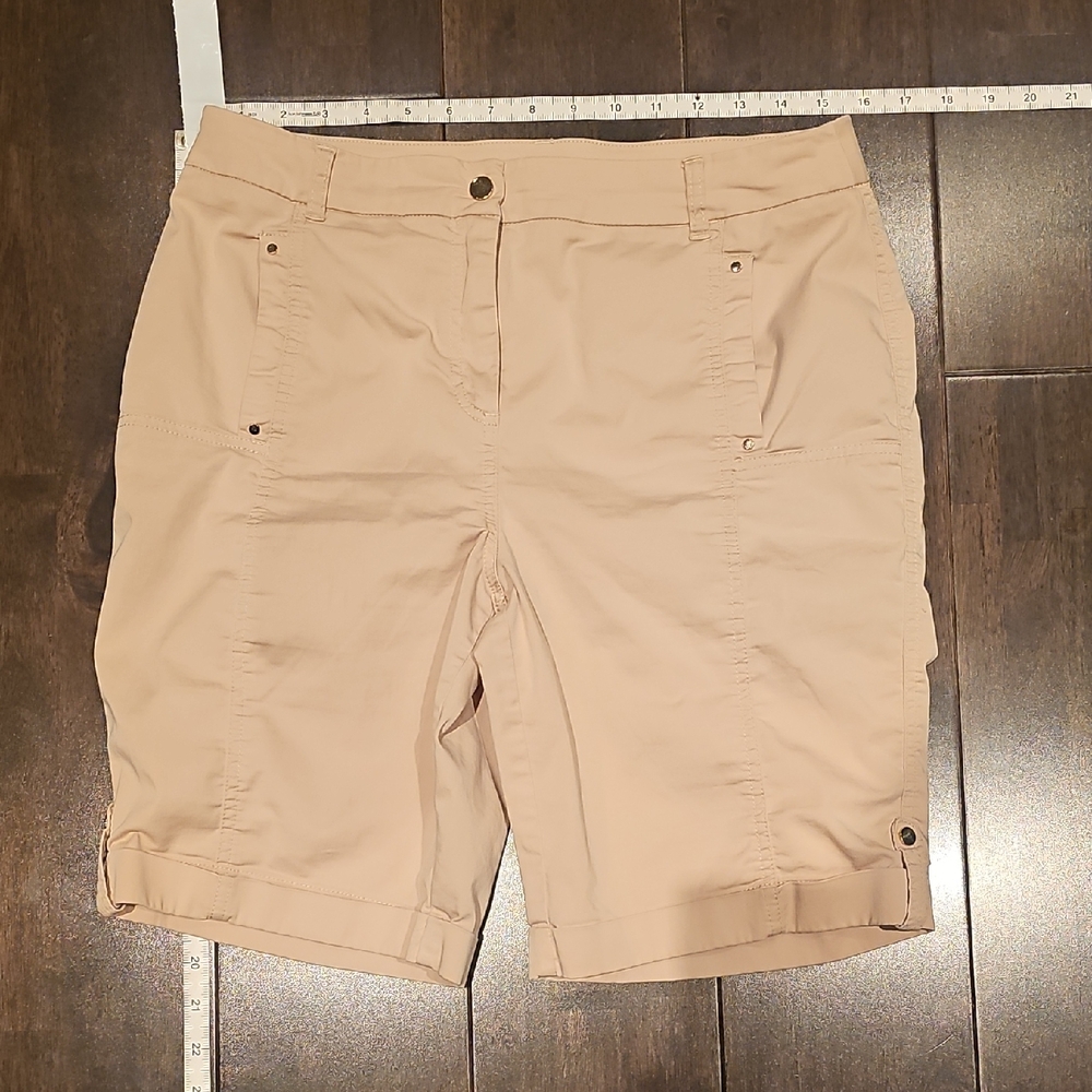 Women's Tan Chicos Shorts